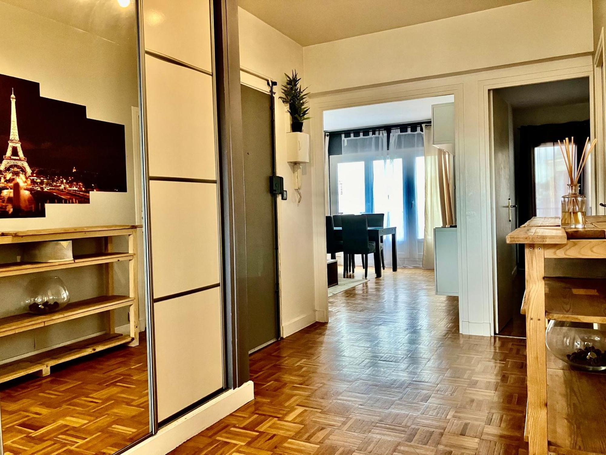 Апартаменты Parisian Lounge 8 Pers Front Station Вильмомбль Экстерьер фото