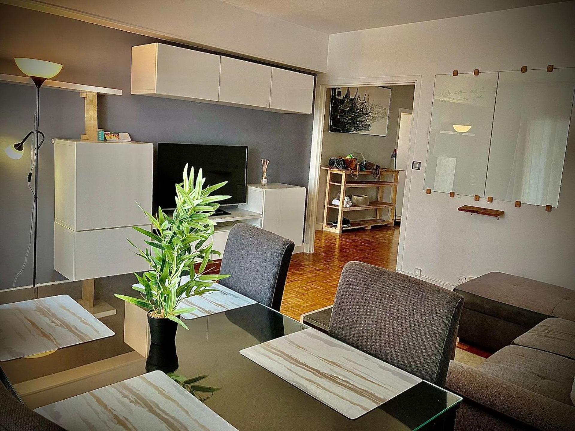 Апартаменты Parisian Lounge 8 Pers Front Station Вильмомбль Экстерьер фото