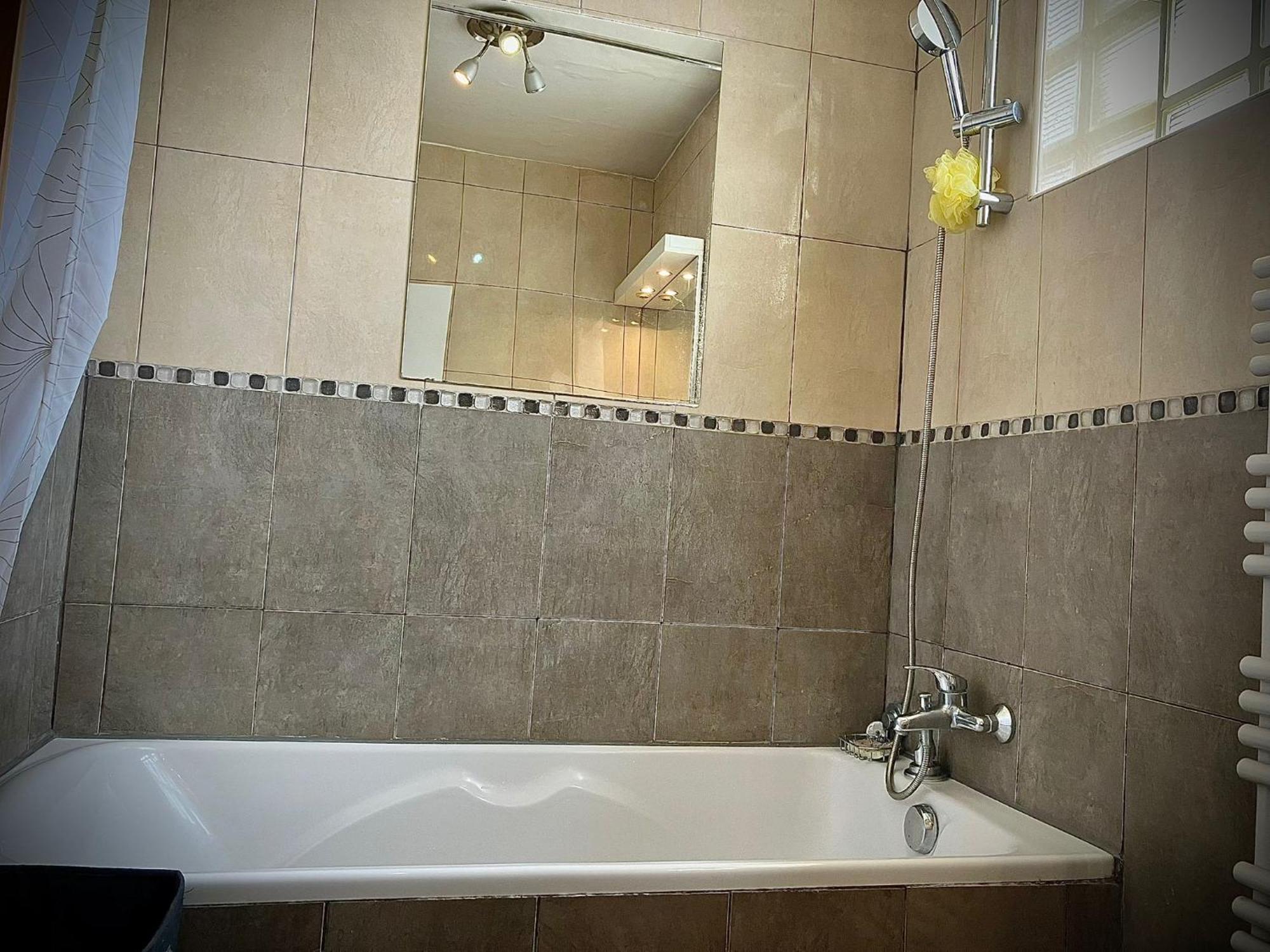 Апартаменты Parisian Lounge 8 Pers Front Station Вильмомбль Экстерьер фото
